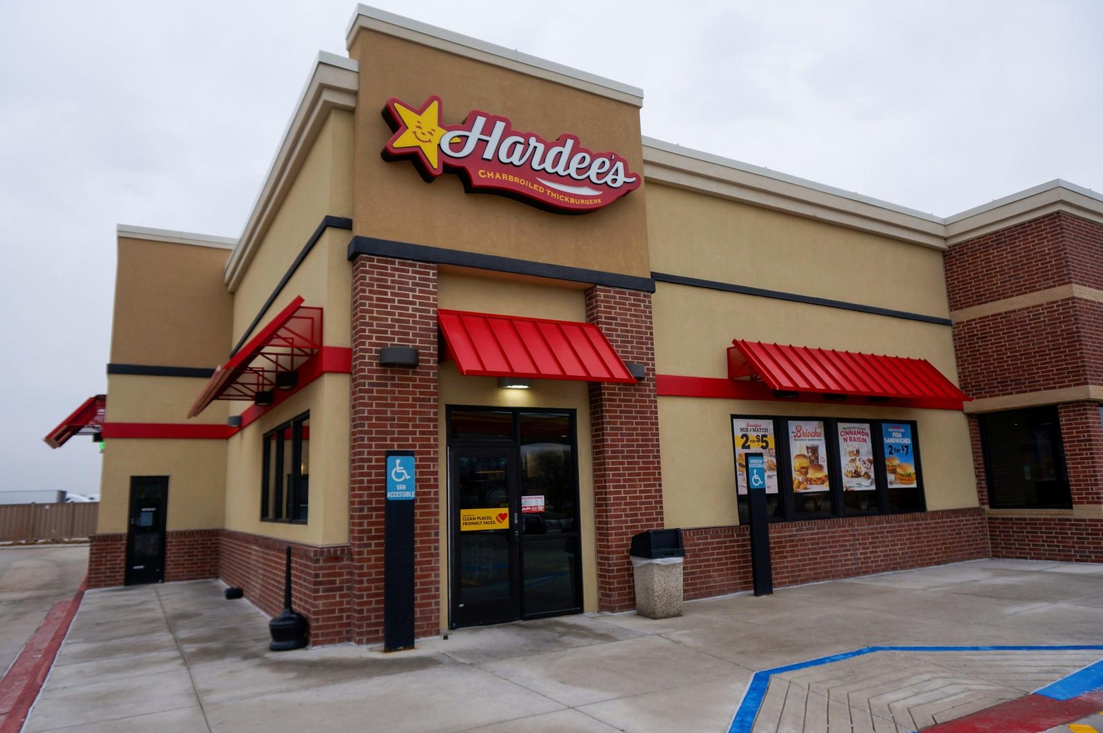 Hardee’s Franchise Bankruptcy: Dozens of Locations Closing Across 9 States